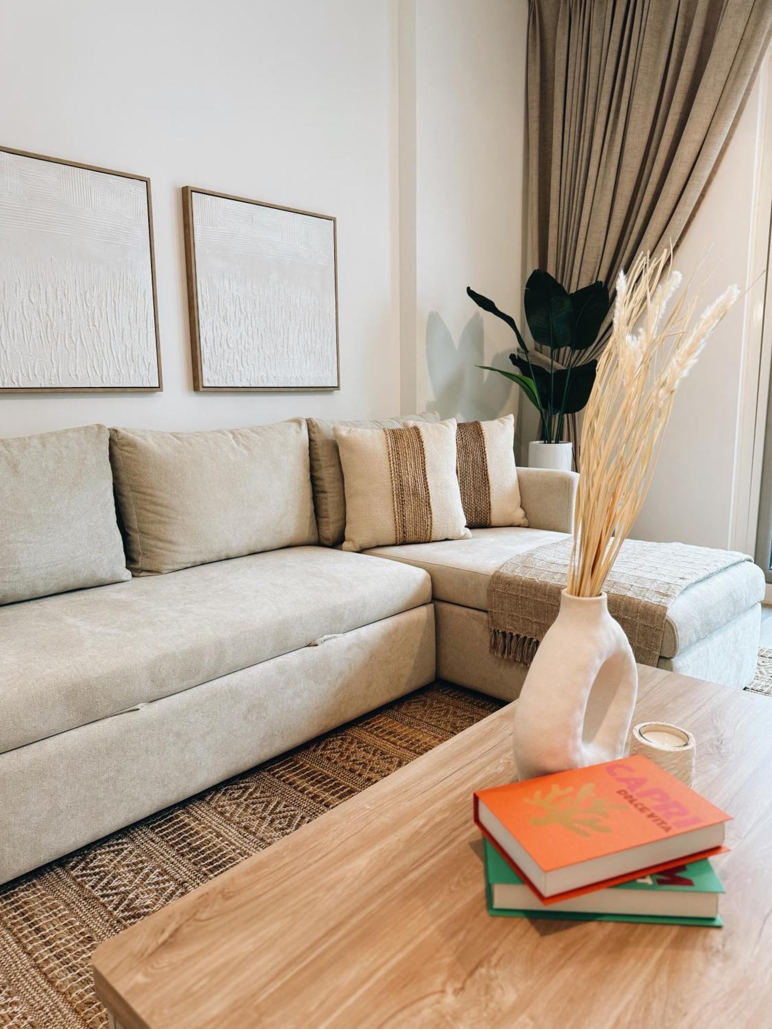 2 Bedroom In Waters Edge Voyage Apartment *