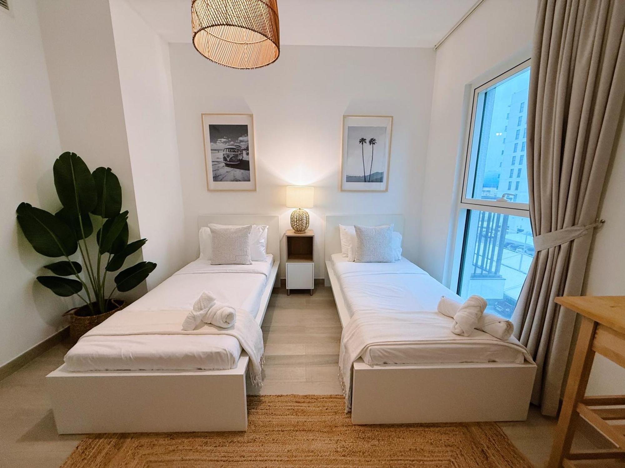 2 Bedroom In Waters Edge Voyage * Abu Dhabi