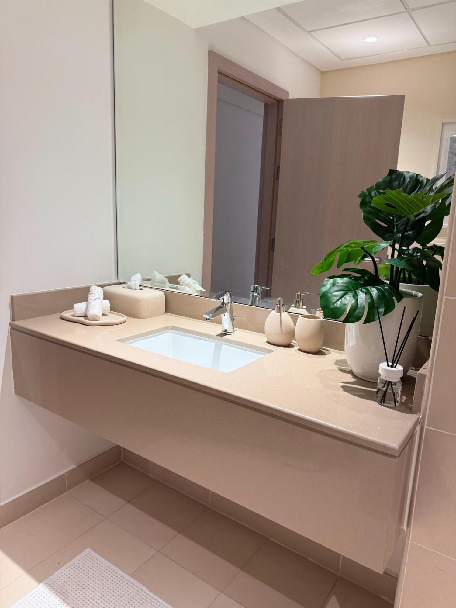 2 Bedroom In Waters Edge Voyage Abu Dhabi